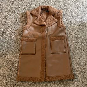 Blank NYC Sherpa vest size medium, NWT